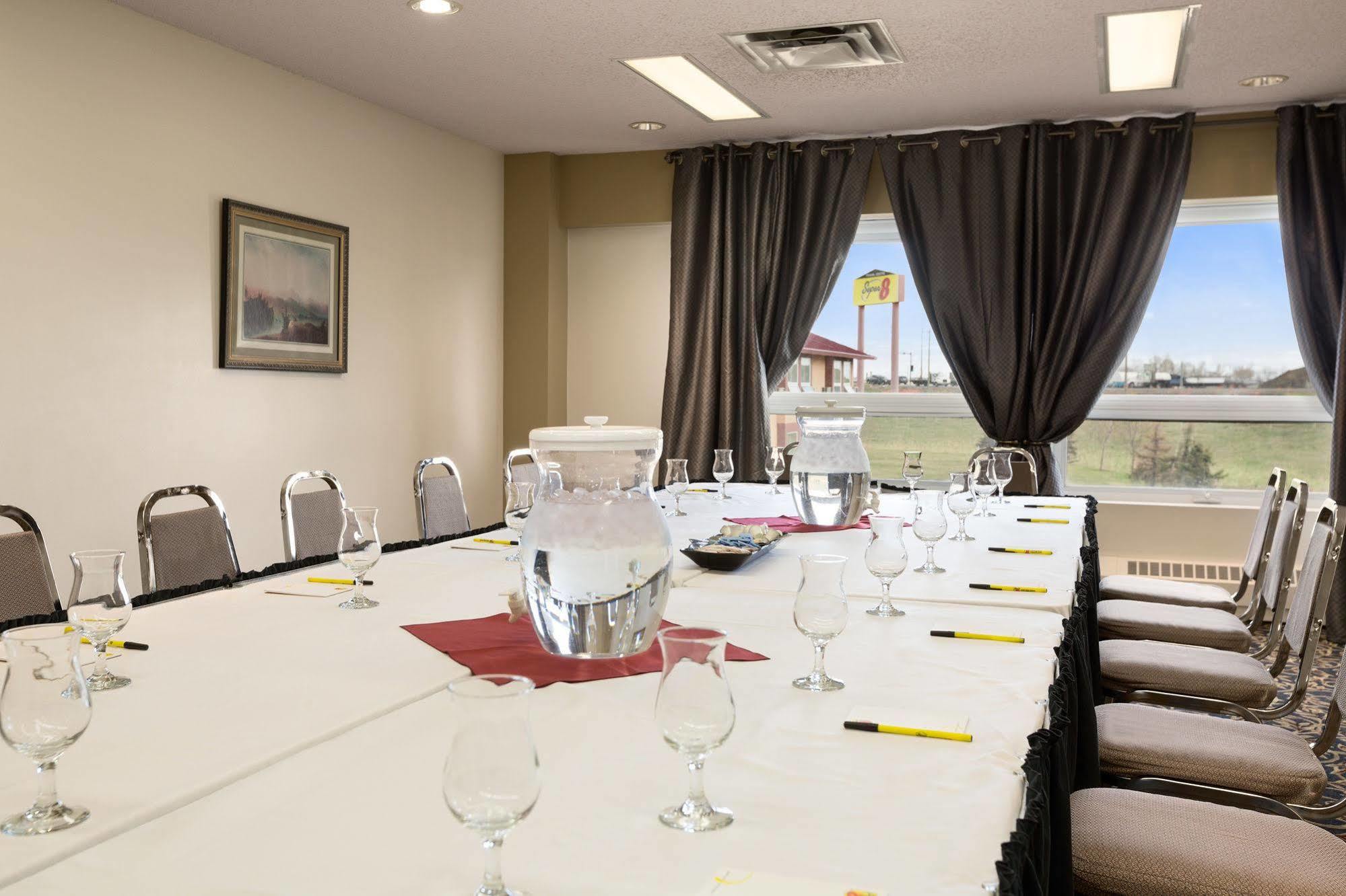 Super 8 By Wyndham Sherwood Park/Edmonton Area Kültér fotó